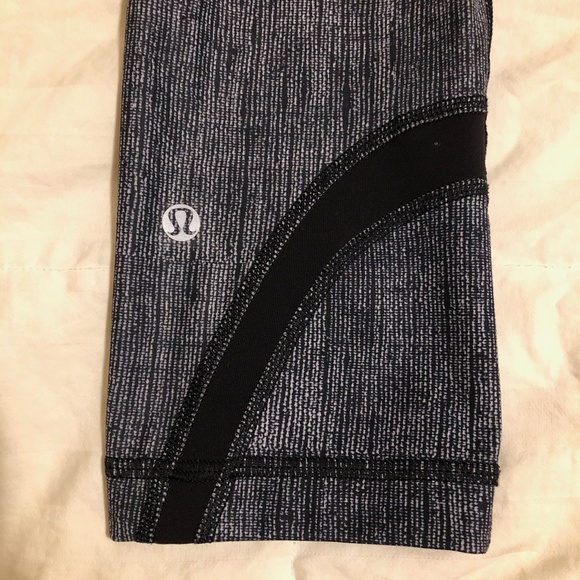 Lululemon leggings - size 6 - Picture 3 of 5